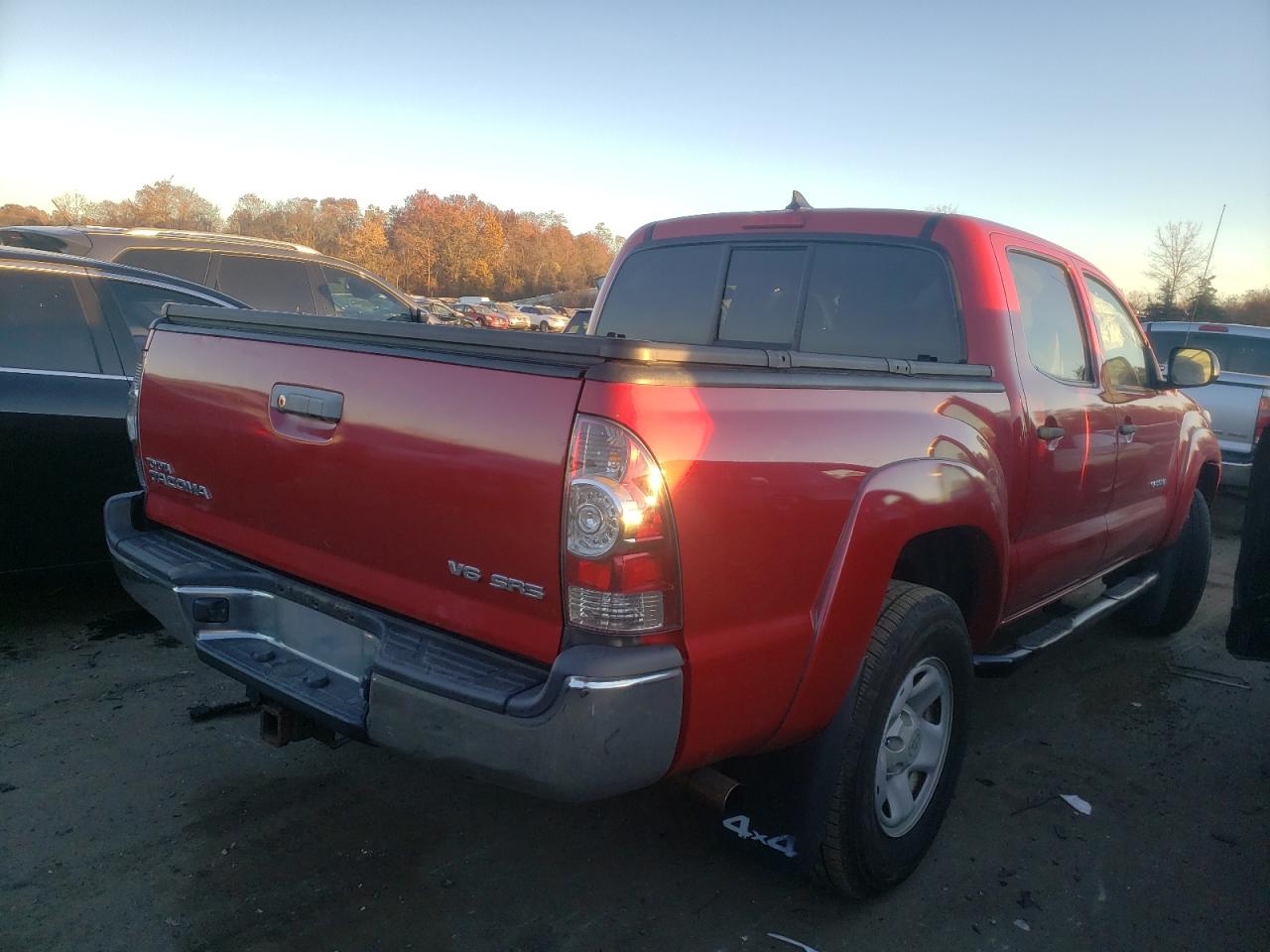 Photo 4 from auction – 2015 TOYOTA TACOMA DOU with VIN 3TMLU4EN6FM166624