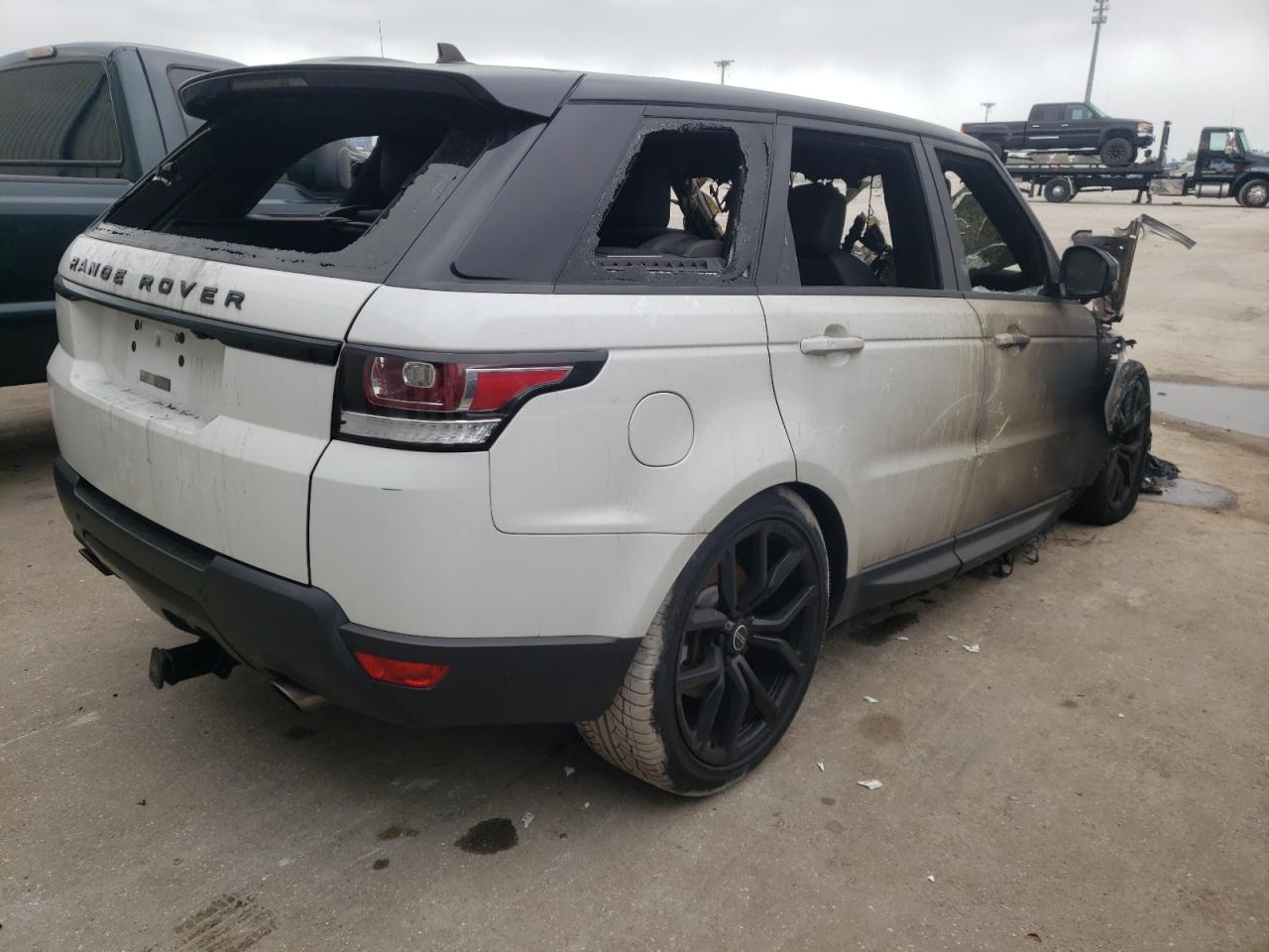 Photo 4 from auction – 2016 LAND ROVER RANGE ROVE with VIN SALWR2PF0GA588498
