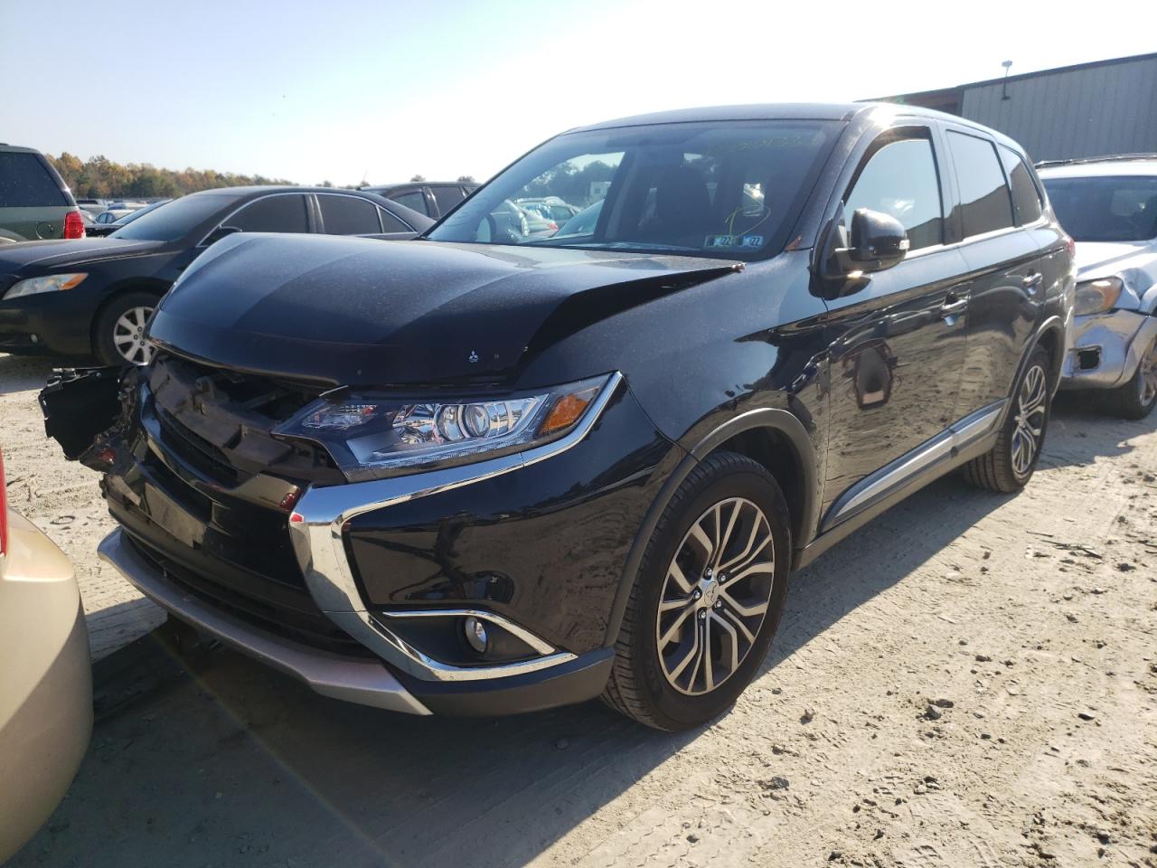 Photo 2 from auction – 2018 MITSUBISHI OUTLANDER with VIN JA4AD3A30JZ011090