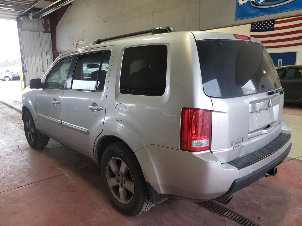 Photo 3 from auction – 2010 HONDA PILOT EX with VIN 5FNYF4H46AB009692