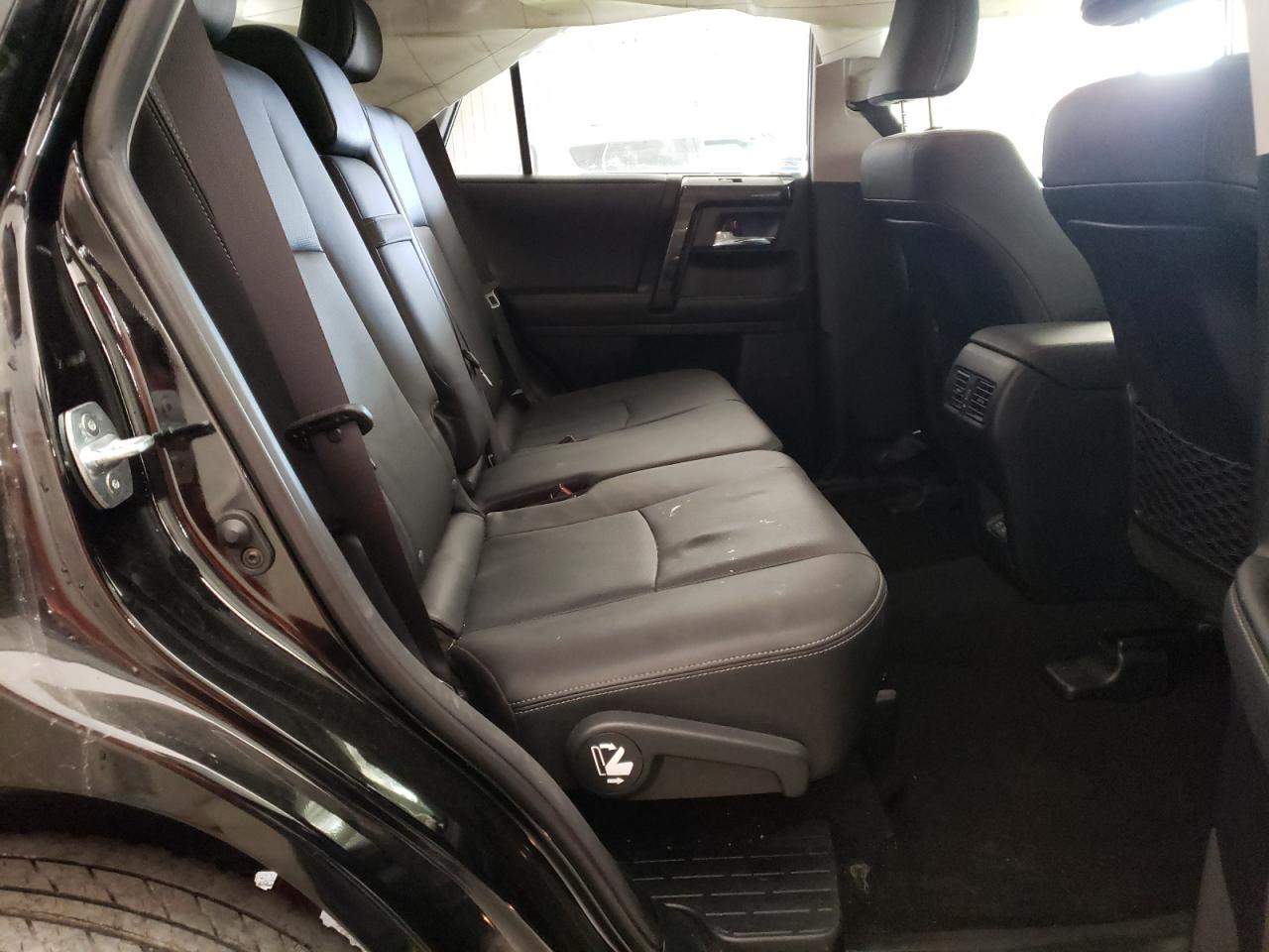Photo 6 from auction – 2020 TOYOTA 4RUNNER SR with VIN JTEBU5JR6L5757382