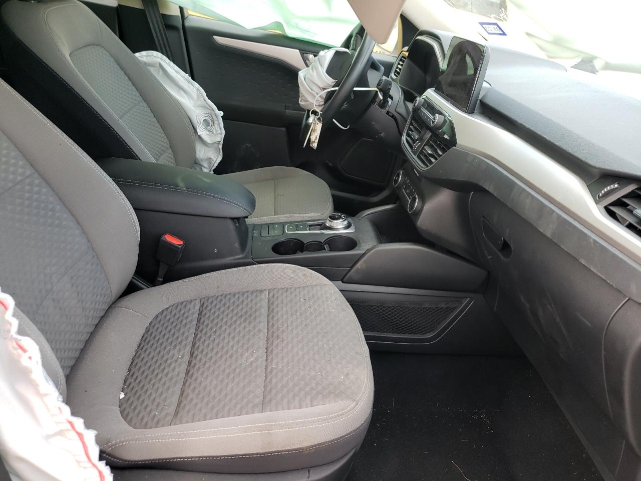 Photo 5 from auction – 2020 FORD ESCAPE SE with VIN 1FMCU0G65LUB44082