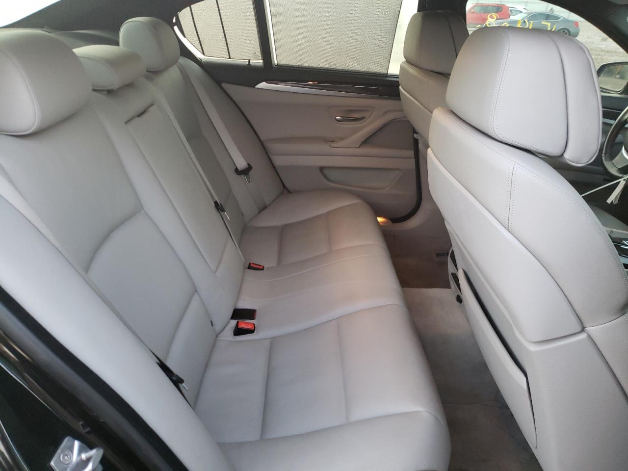 Photo 6 from auction – 2011 BMW 528 I with VIN WBAFR1C54BDS36995