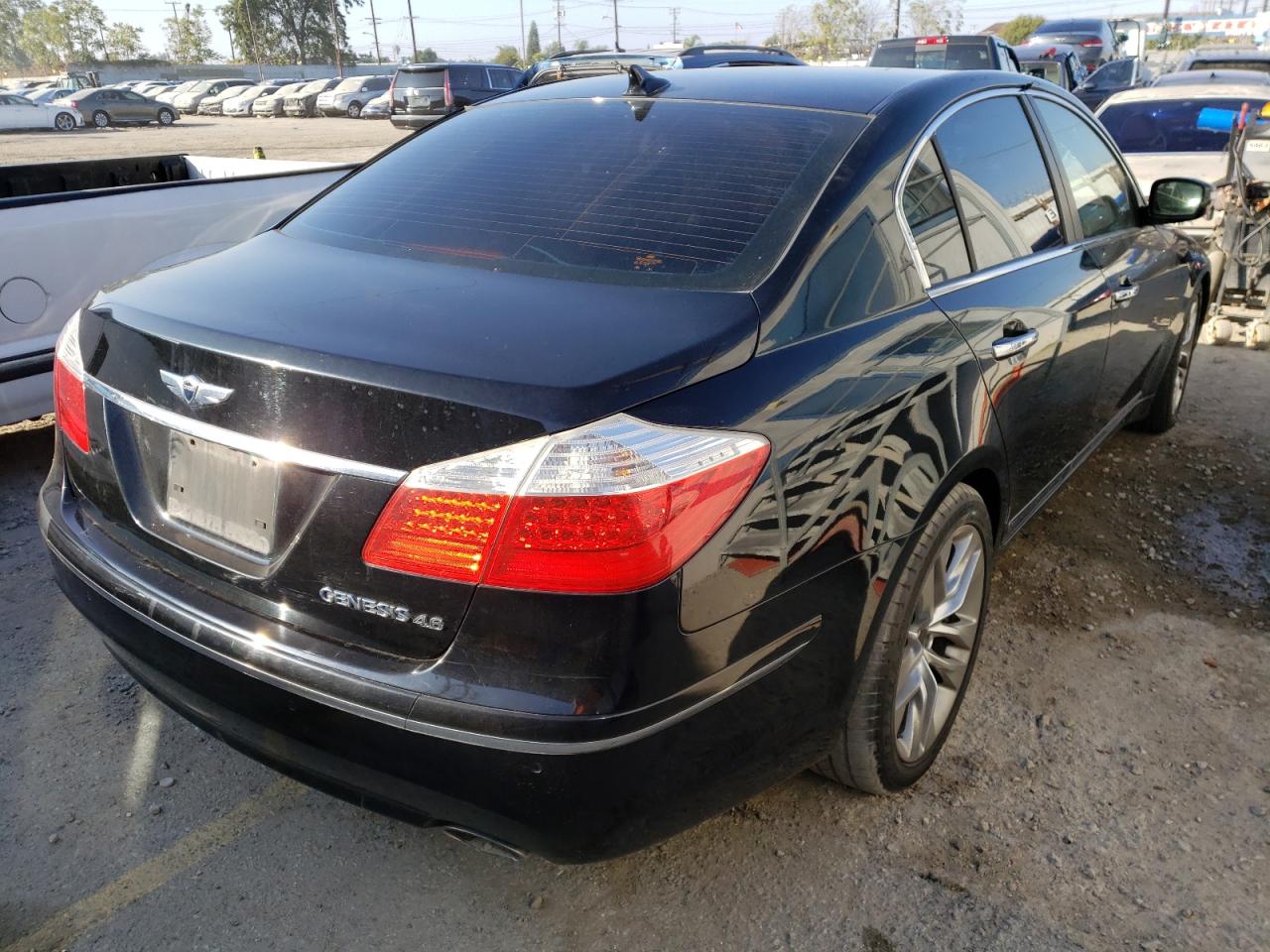Photo 4 from auction – 2010 HYUNDAI GENESIS 4. with VIN KMHGC4DF3AU071484