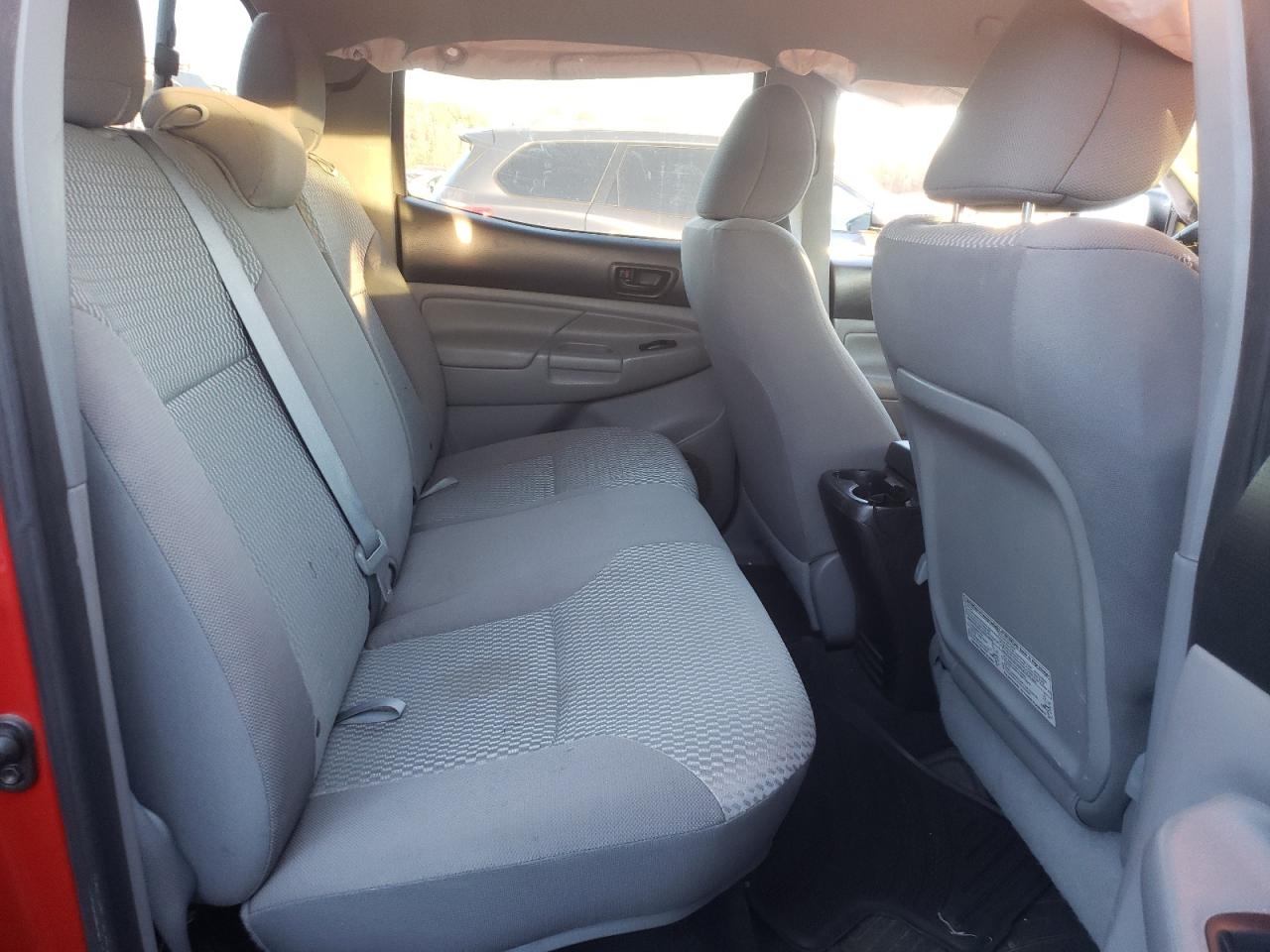 Photo 6 from auction – 2015 TOYOTA TACOMA DOU with VIN 3TMLU4EN6FM166624