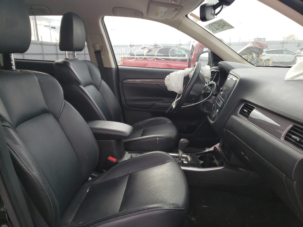 Photo 5 from auction – 2019 MITSUBISHI OUTLANDER with VIN JA4AZ3A38KZ027721