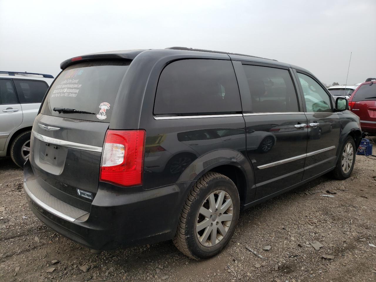 Photo 4 from auction – 2015 CHRYSLER TOWN & COU with VIN 2C4RC1BG0FR562591