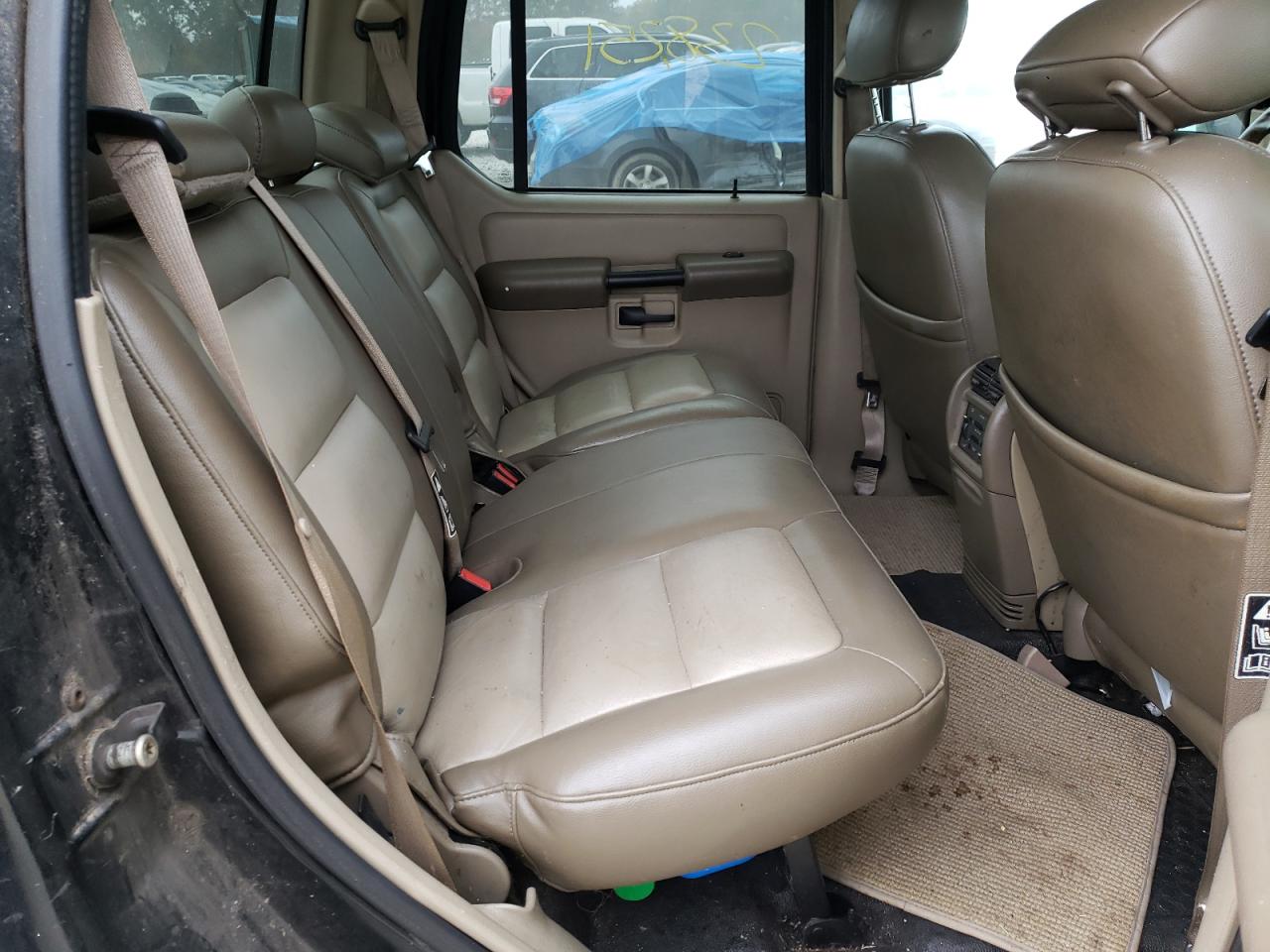 Photo 6 from auction – 2003 FORD EXPLORER S with VIN 1FMZU67E43UA40185