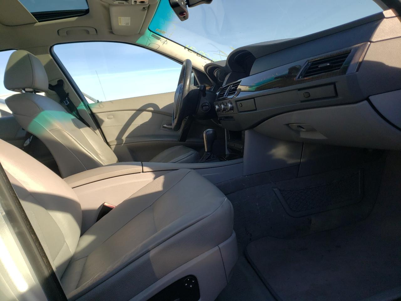 Photo 5 from auction – 2007 BMW 525 I with VIN WBANE535X7CW59267