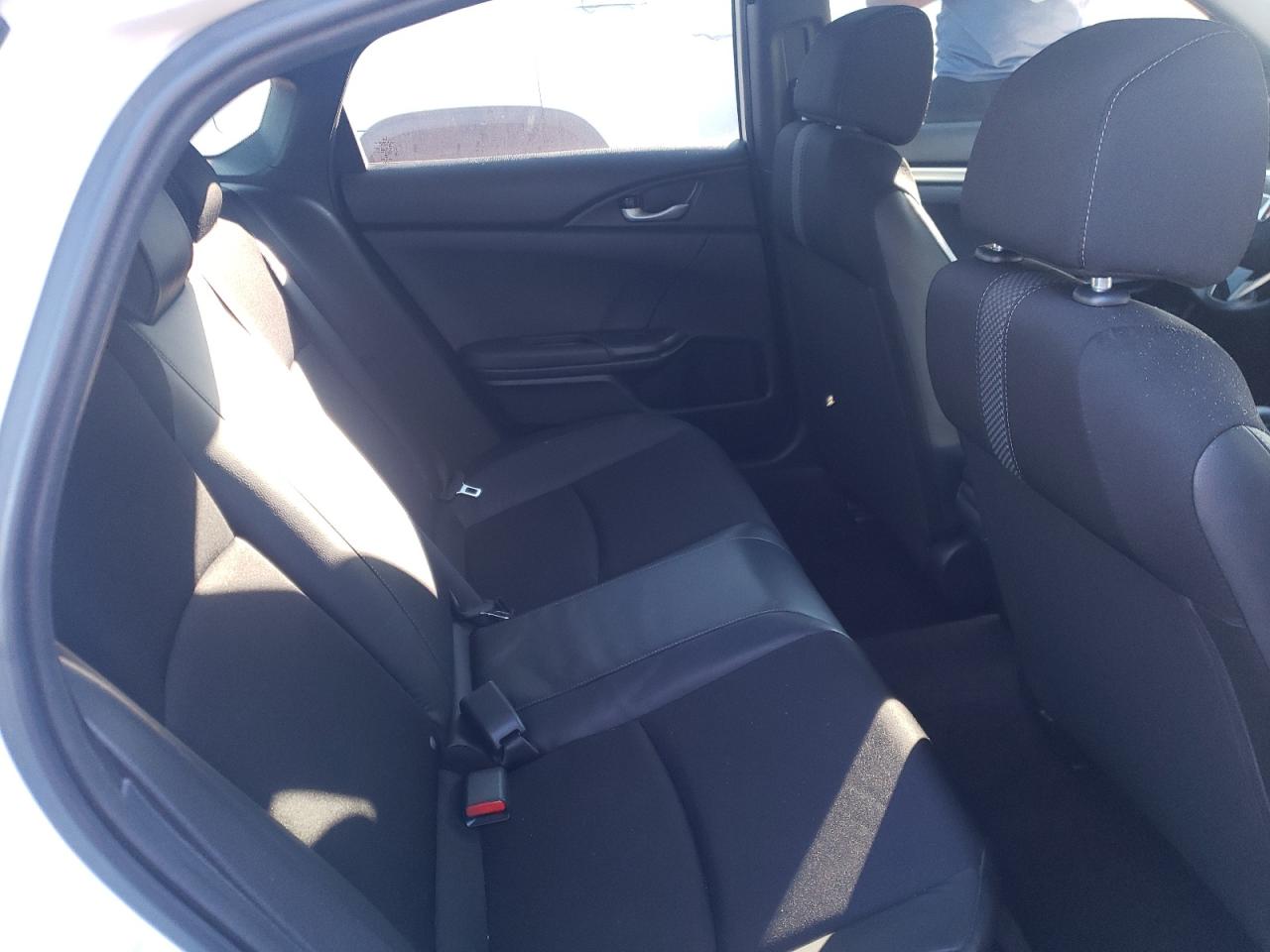 Photo 6 from auction – 2019 HONDA CIVIC SPOR with VIN 2HGFC2E80KH511154