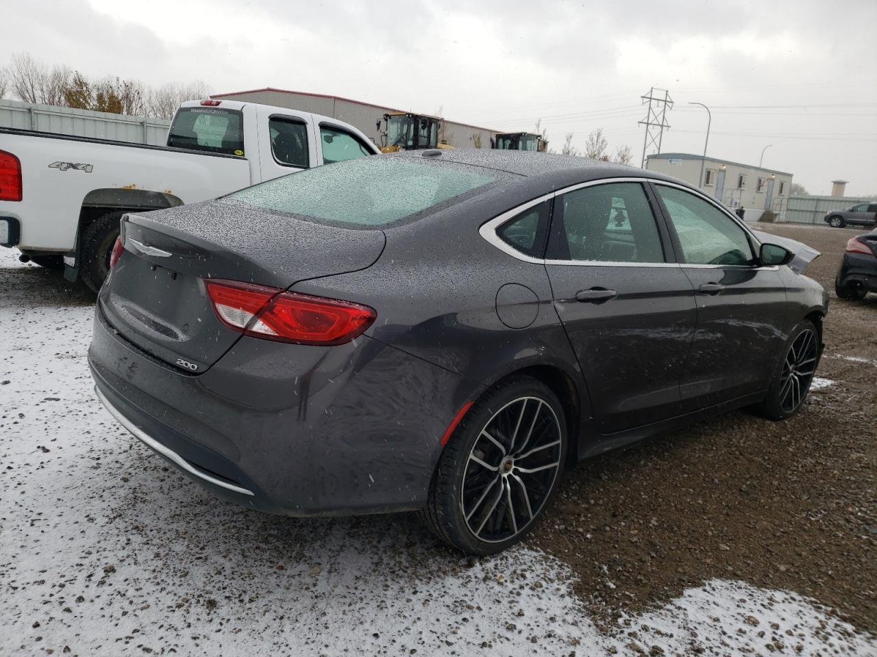 Photo 4 from auction – 2015 CHRYSLER 200 LIMITE with VIN 1C3CCCAB9FN568415
