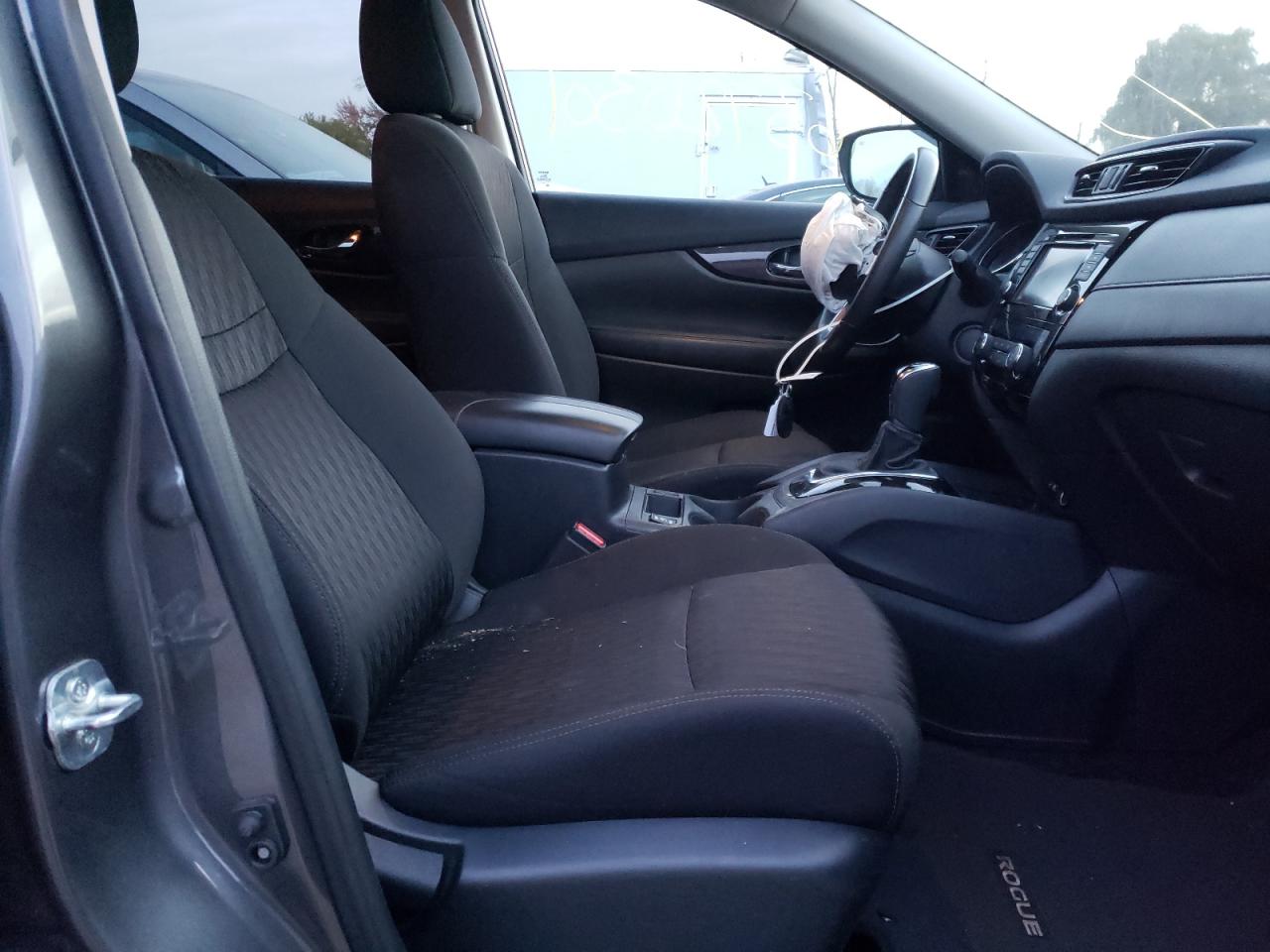 Photo 5 from auction – 2018 NISSAN ROGUE S with VIN 5N1AT2MV2JC815549