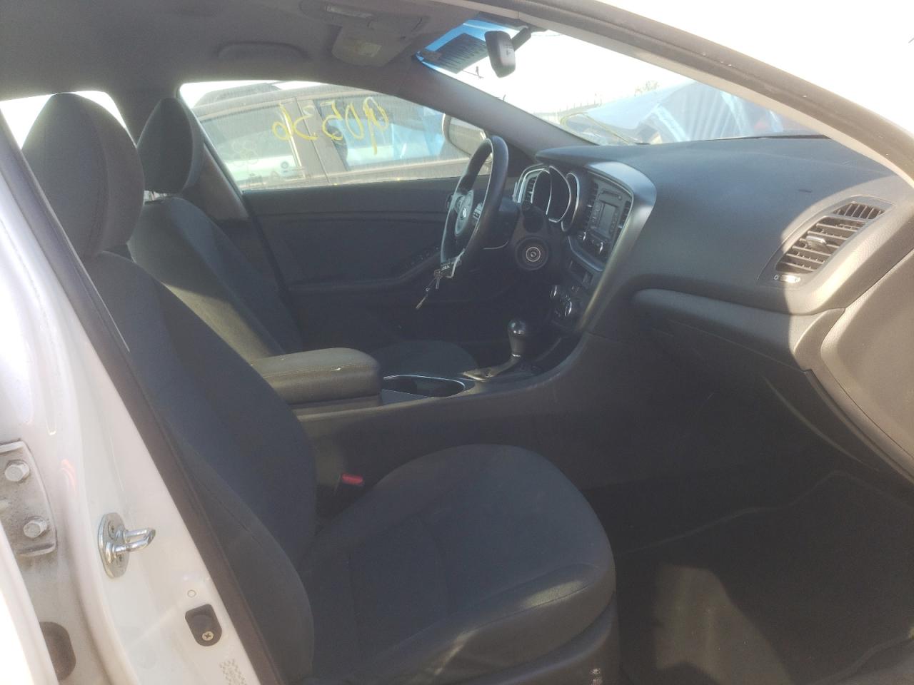 Photo 5 from auction – 2015 KIA OPTIMA LX with VIN KNAGM4A72F5566773