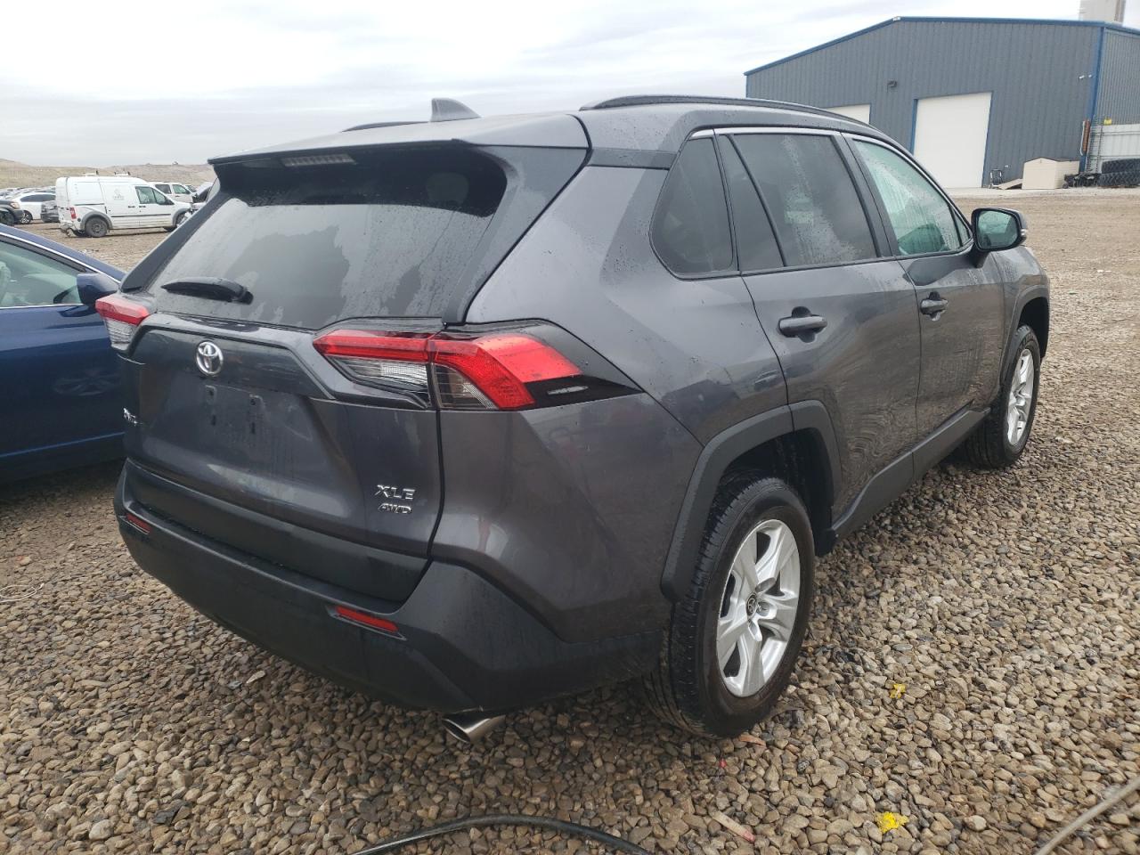 Photo 4 from auction – 2021 TOYOTA RAV4 XLE with VIN 2T3P1RFV1MC215828