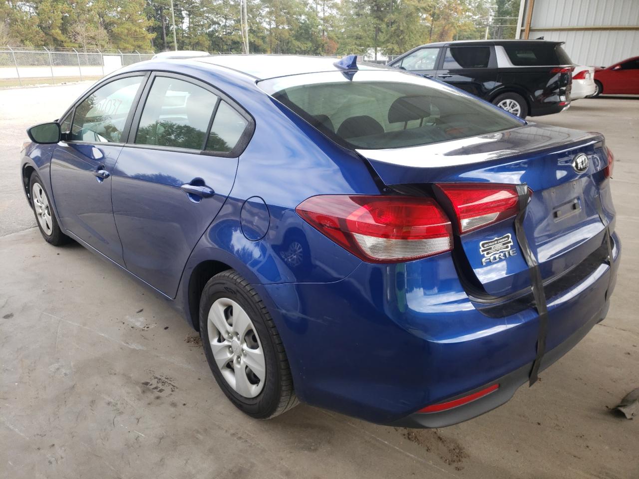 Photo 3 from auction – 2018 KIA FORTE LX with VIN 3KPFK4A70JE190902