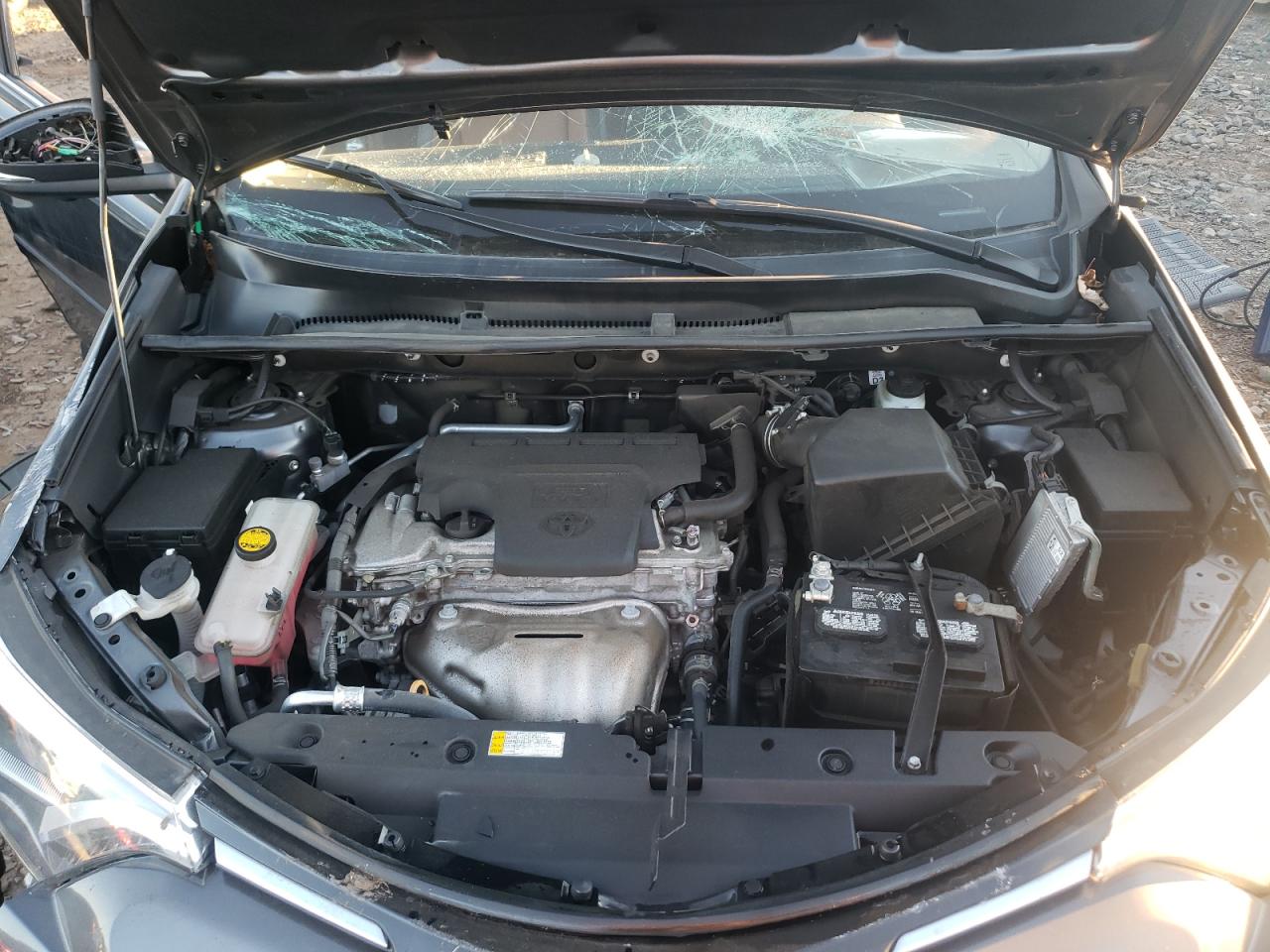 Photo 7 from auction – 2017 TOYOTA RAV4 LIMIT with VIN 2T3DFREV1HW556012