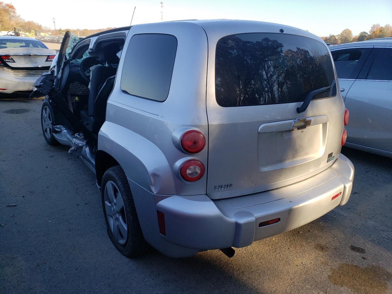 Photo 3 from auction – 2011 CHEVROLET HHR LS with VIN 3GNBAAFWXBS568931
