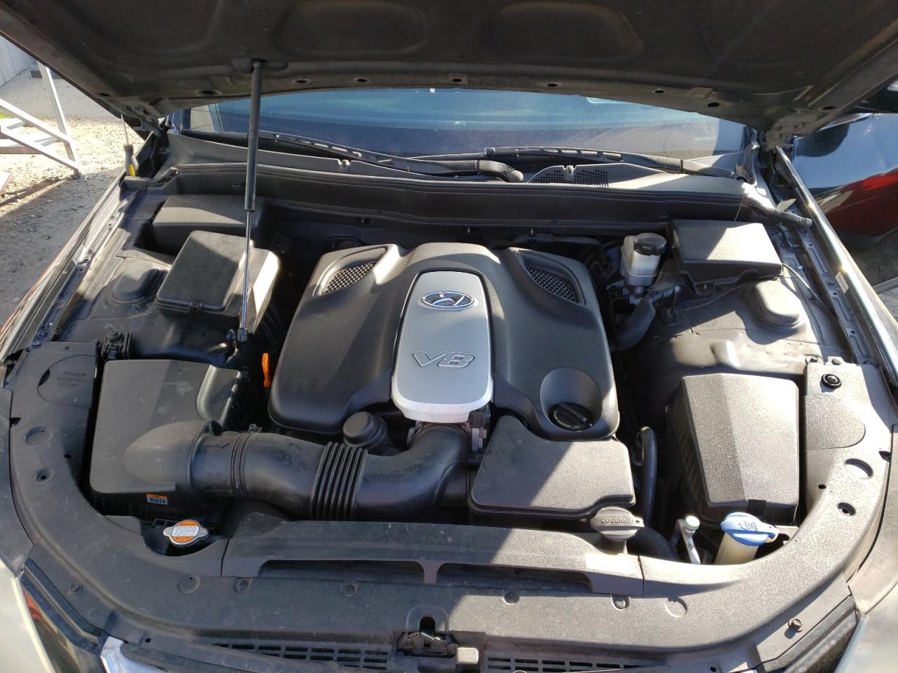 Photo 7 from auction – 2010 HYUNDAI GENESIS 4. with VIN KMHGC4DF3AU071484