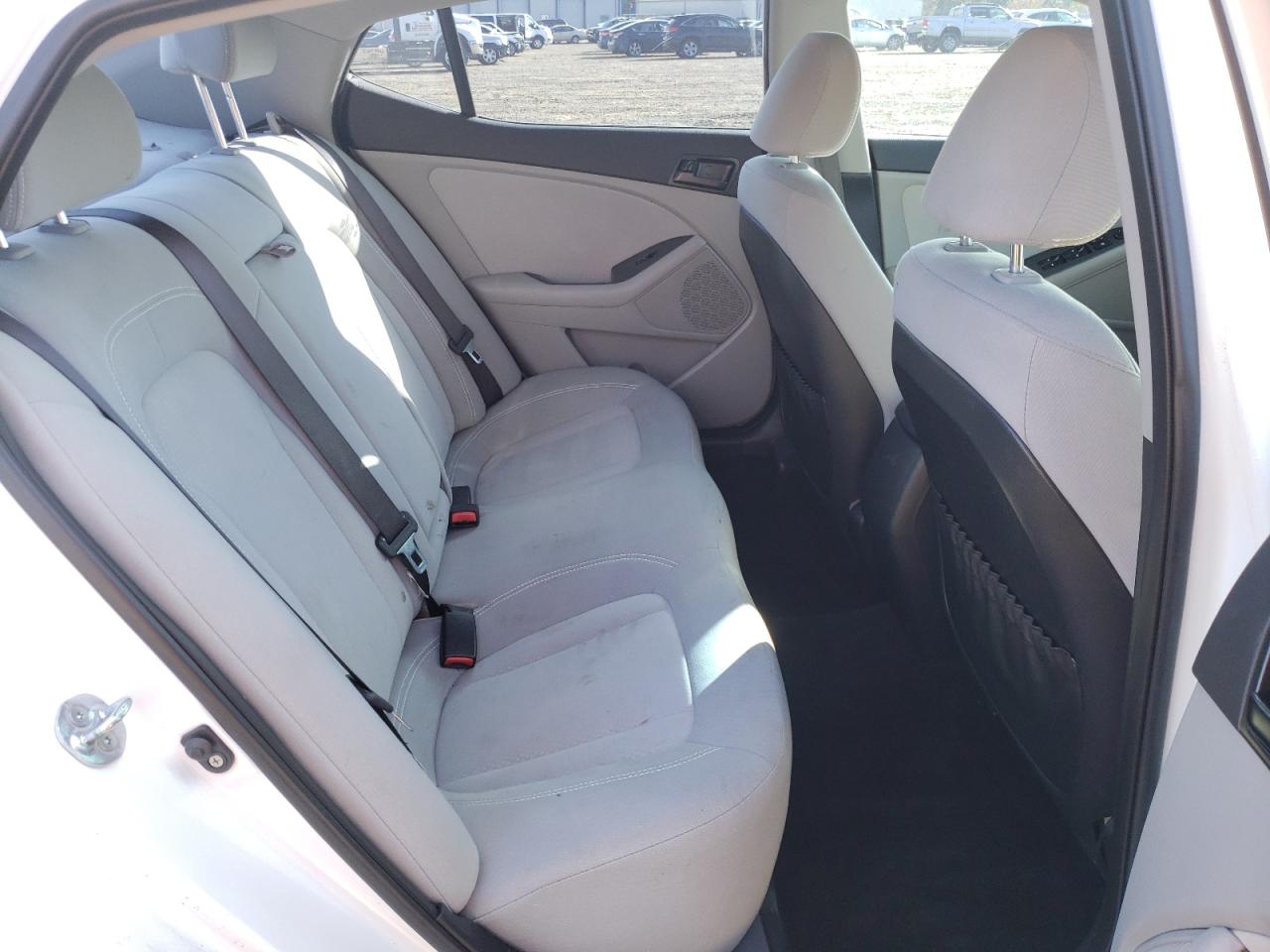 Photo 6 from auction – 2011 KIA OPTIMA LX with VIN KNAGM4A79B5151590