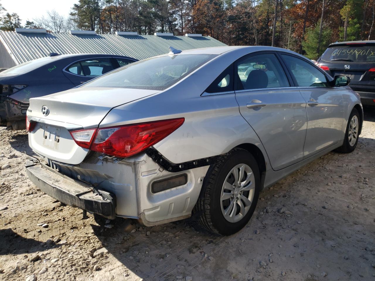 Photo 4 from auction – 2011 HYUNDAI SONATA GLS with VIN 5NPEB4AC6BH046518