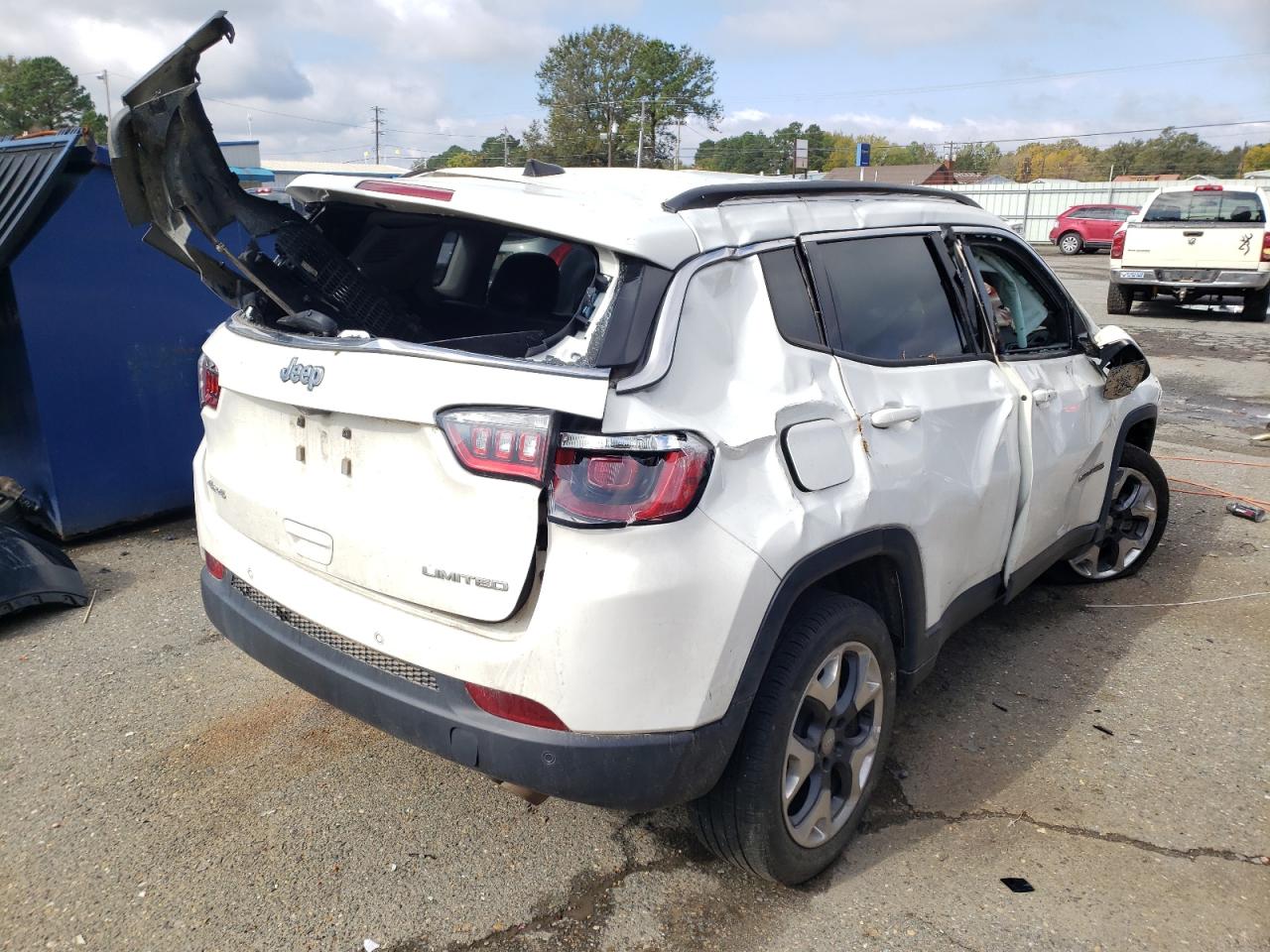Photo 4 from auction – 2019 JEEP COMPASS LI with VIN 3C4NJDCB4KT619181