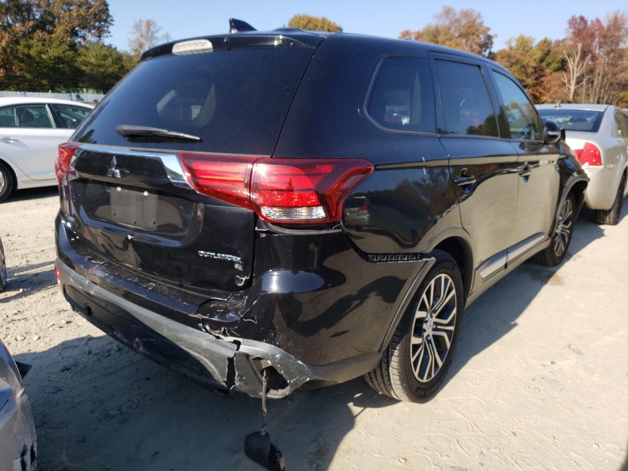 Photo 4 from auction – 2018 MITSUBISHI OUTLANDER with VIN JA4AD3A30JZ011090