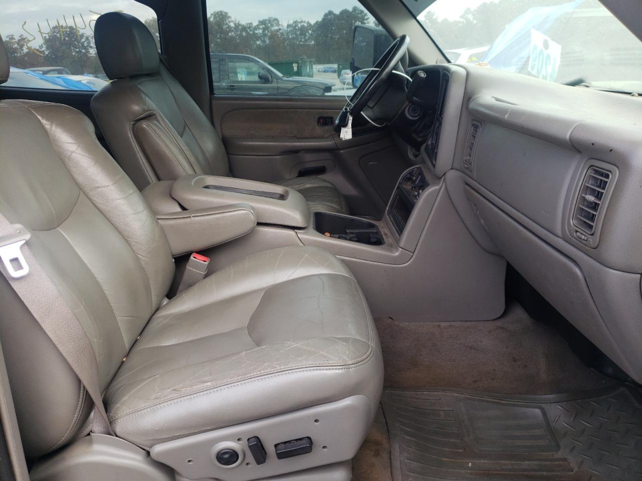 Photo 5 from auction – 2003 CHEVROLET SILVERADO with VIN 1GCGK13U53F115000