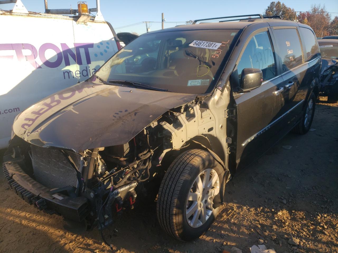 Photo 2 from auction – 2015 CHRYSLER TOWN & COU with VIN 2C4RC1BG1FR646502