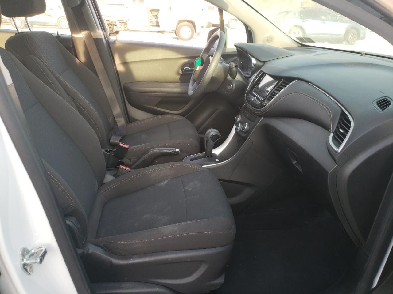 Photo 5 from auction – 2018 CHEVROLET TRAX with VIN KL7CJKSB9JB595230