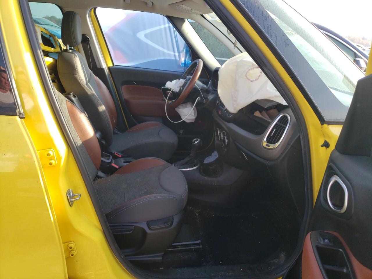 Photo 5 from auction – 2014 FIAT 500L TREKK with VIN ZFBCFADH3EZ021531