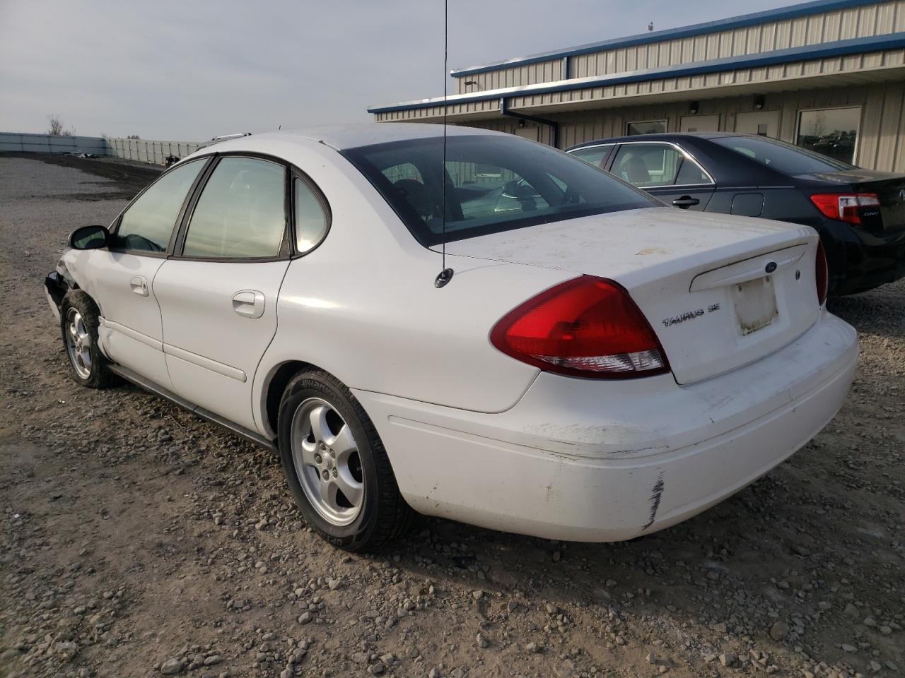 Photo 3 from auction – 2005 FORD TAURUS SE with VIN 1FAFP53U65A197555