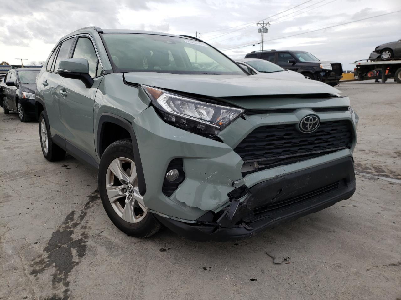 TOYOTA RAV4 XLE 2020 with VIN JTMP1RFV0LD049750 - Photo from auction