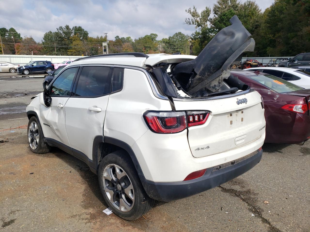 Photo 3 from auction – 2019 JEEP COMPASS LI with VIN 3C4NJDCB4KT619181