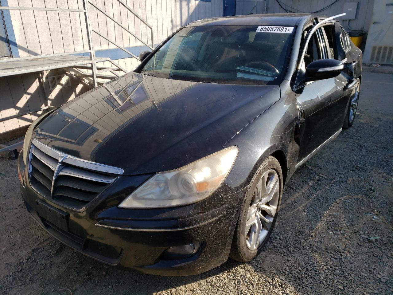 Photo 2 from auction – 2010 HYUNDAI GENESIS 4. with VIN KMHGC4DF3AU071484