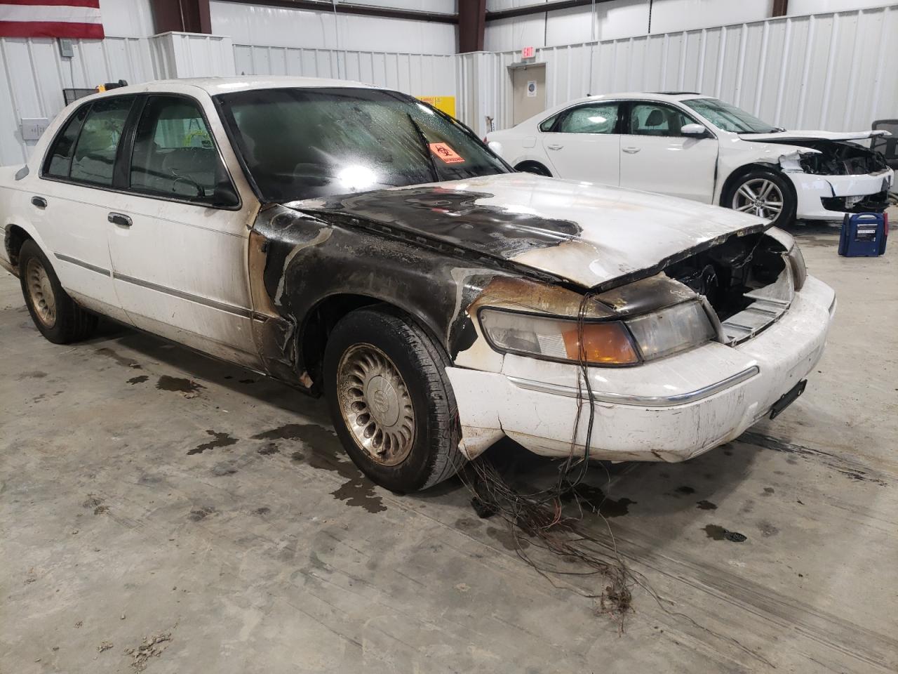 Photo 1 from auction – 2002 MERCURY GRAND MARQ with VIN 2MEFM75W12X633940