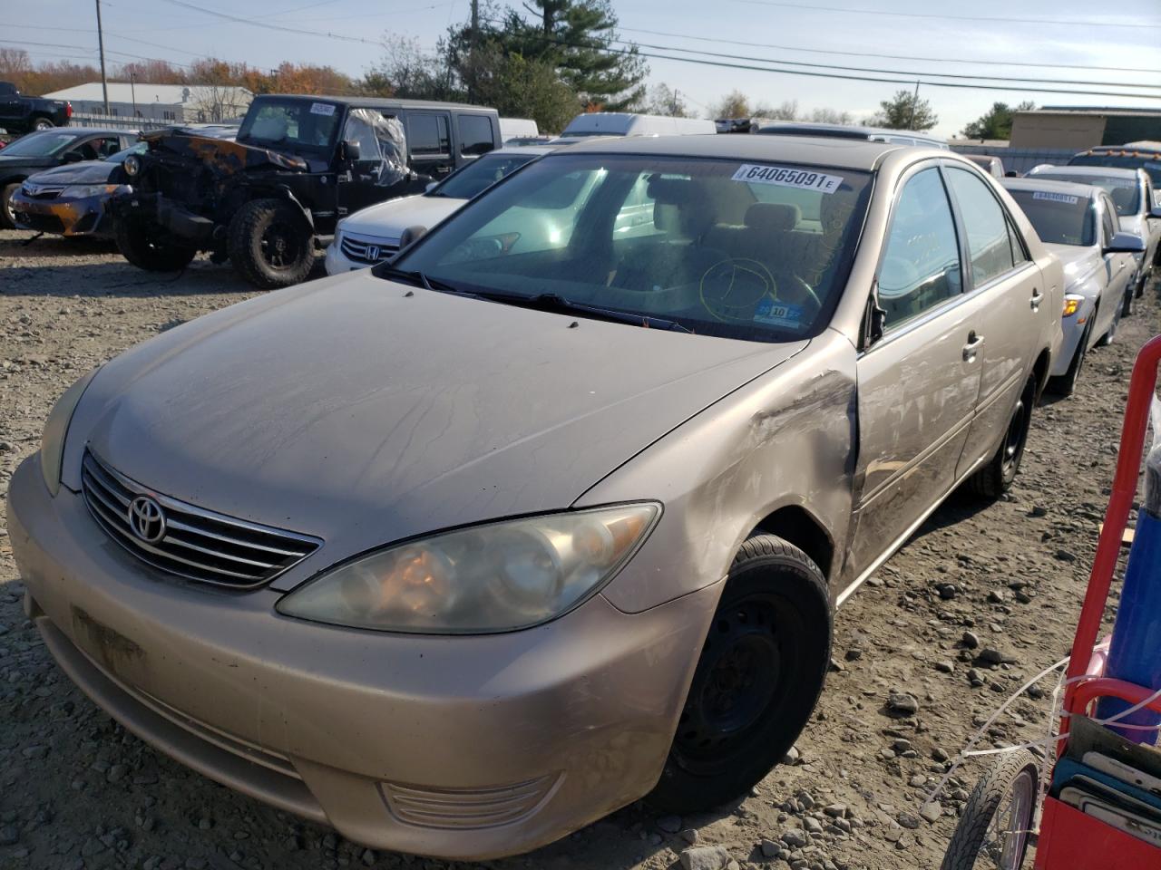 Photo 2 from auction – 2005 TOYOTA CAMRY LE with VIN 4T1BE30K15U385576