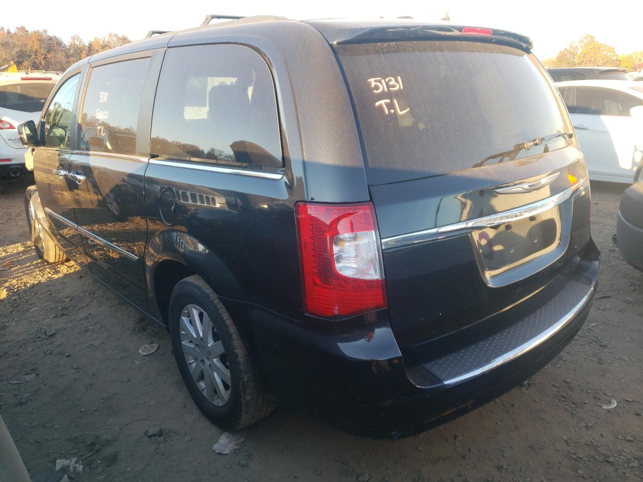 Photo 3 from auction – 2015 CHRYSLER TOWN & COU with VIN 2C4RC1BG1FR646502
