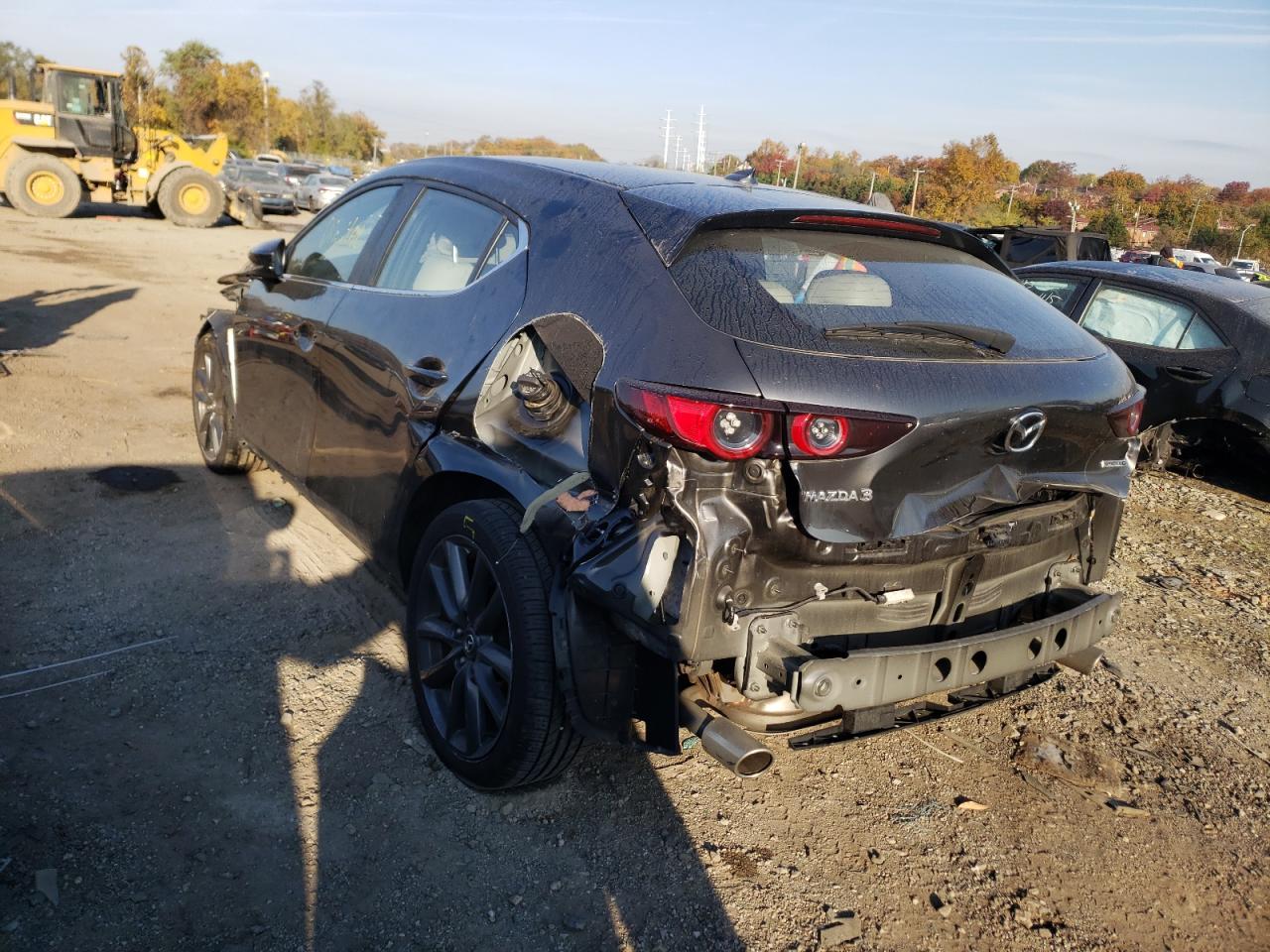 Photo 3 from auction – 2019 MAZDA 3 PREFERRE with VIN JM1BPAMM5K1119649