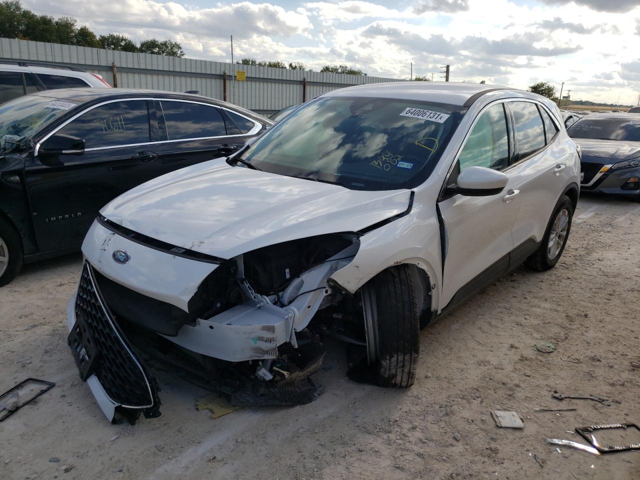 Photo 2 from auction – 2020 FORD ESCAPE SE with VIN 1FMCU0G65LUB44082