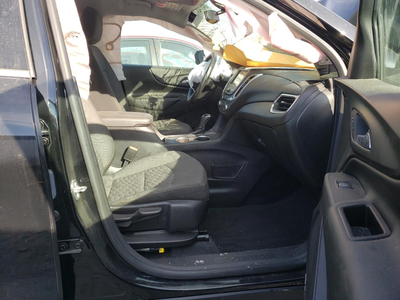 Photo 5 from auction – 2019 CHEVROLET EQUINOX LT with VIN 3GNAXKEV9KL100871