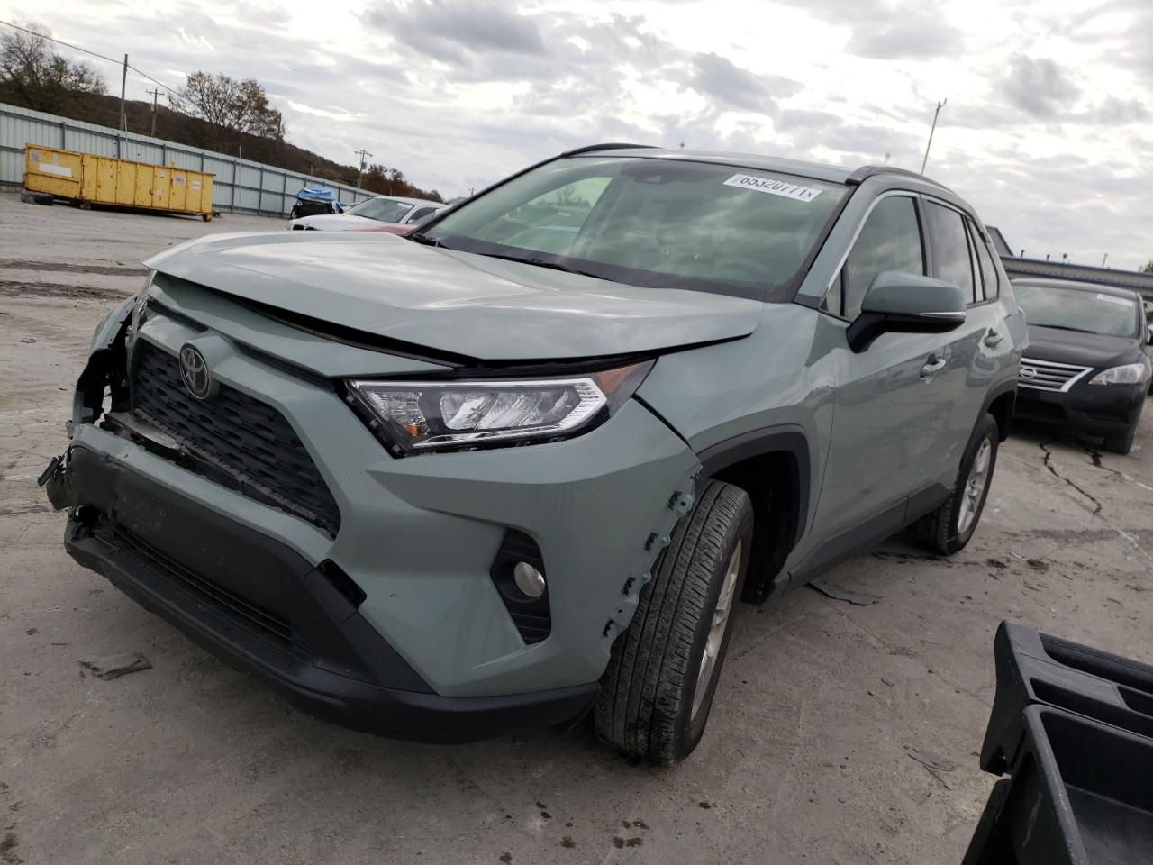 Photo 2 from auction – 2020 TOYOTA RAV4 XLE with VIN JTMP1RFV0LD049750