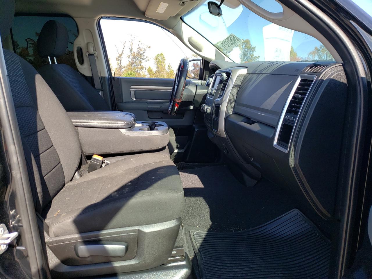 Photo 5 from auction – 2020 RAM 1500 CLASS with VIN 1C6RR7GG0LS141742