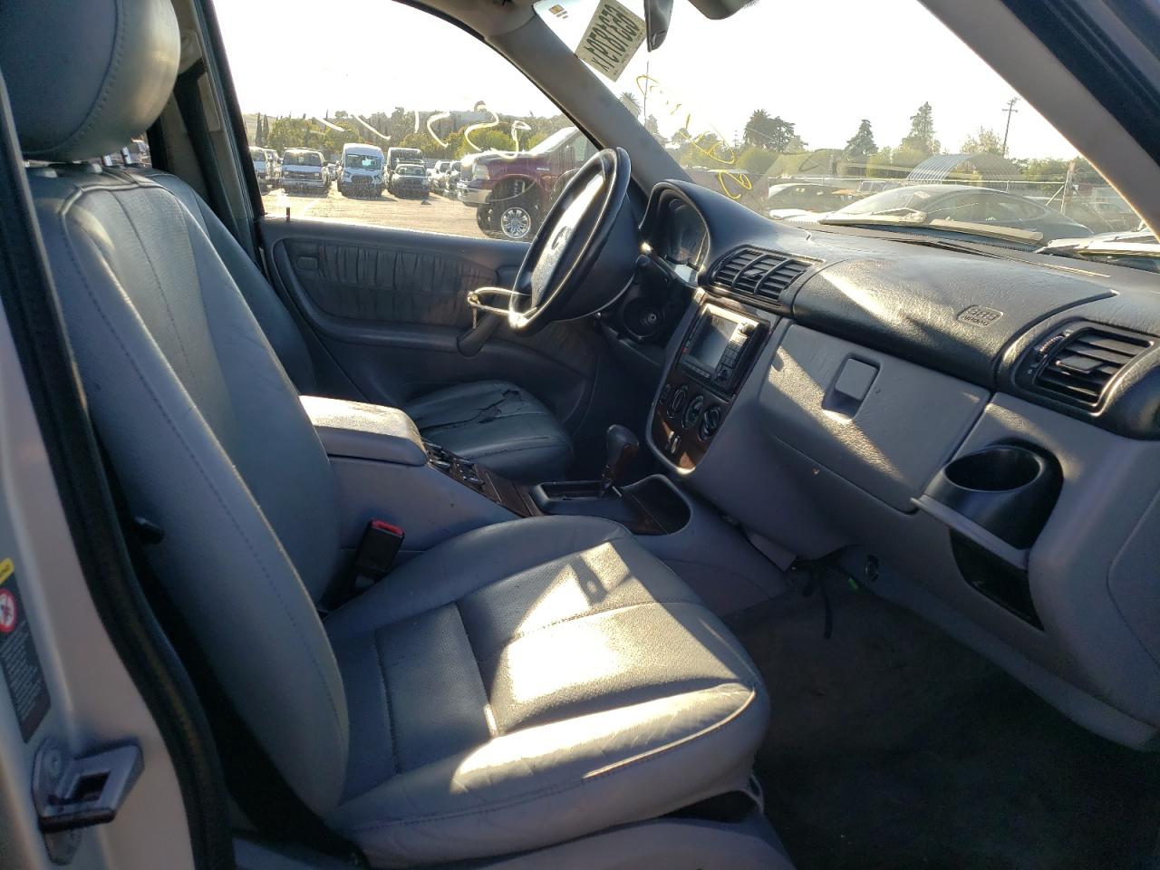 Photo 5 from auction – 2001 MERCEDES-BENZ ML 320 with VIN 4JGAB54E21A288922
