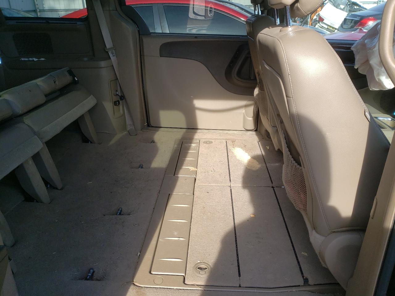 Photo 6 from auction – 2011 CHRYSLER TOWN & COU with VIN 2A4RR8DG6BR610300