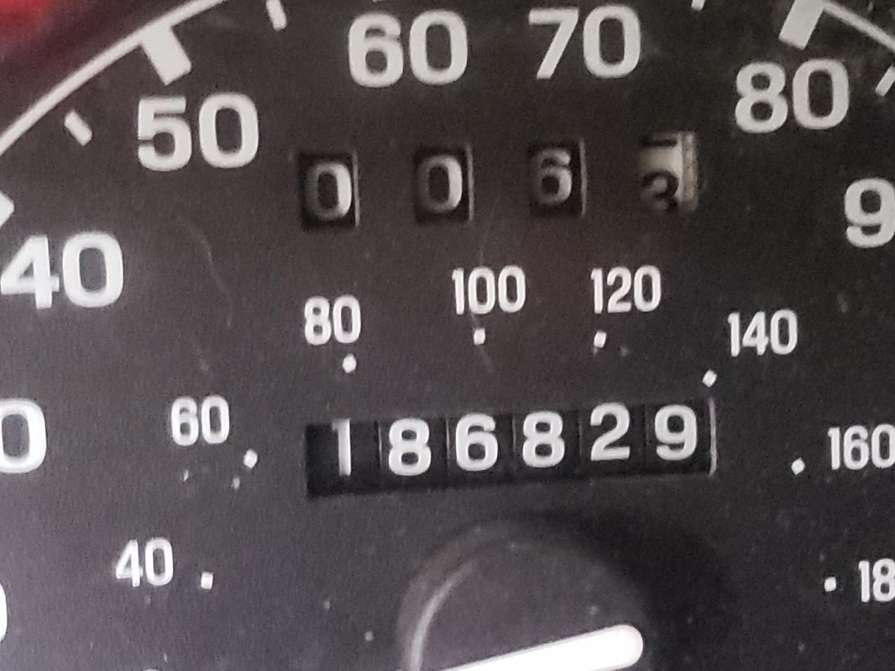 Photo 8 from auction – 2000 FORD EXPLORER L with VIN 1FMZU85P3YZB00743