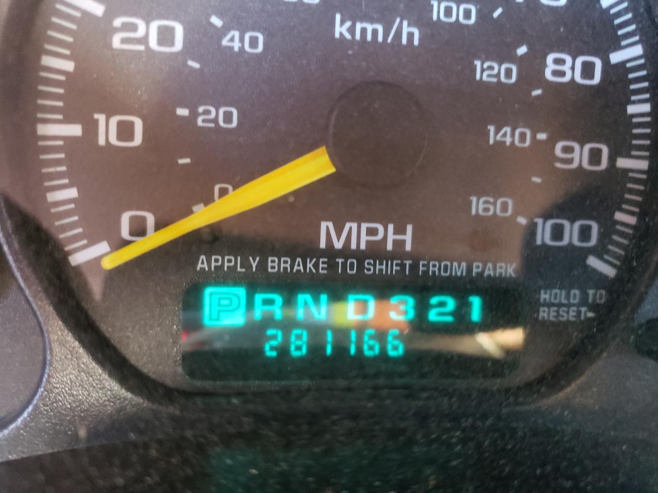 Photo 8 from auction – 2001 CHEVROLET SILVERADO with VIN 2GCEC19T711260403