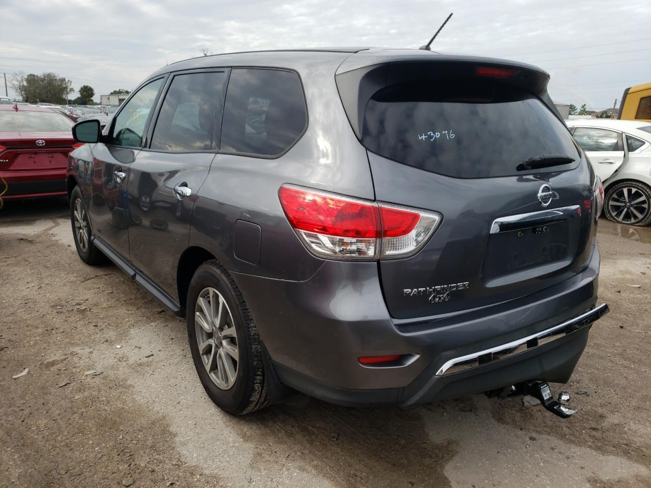 Photo 3 from auction – 2015 NISSAN PATHFINDER with VIN 5N1AR2MMXFC618223