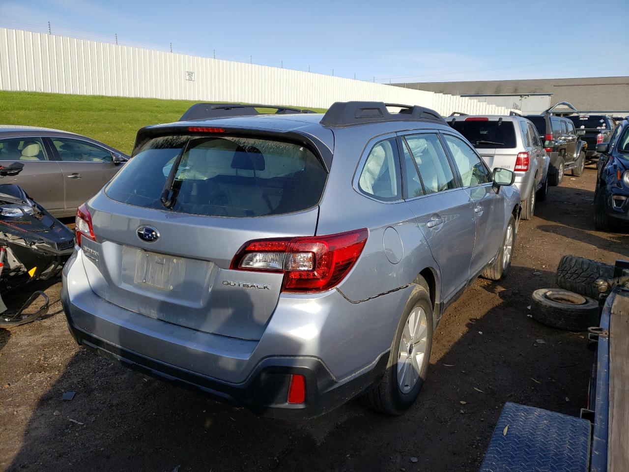 Photo 4 from auction – 2018 SUBARU OUTBACK 2. with VIN 4S4BSAACXJ3267644