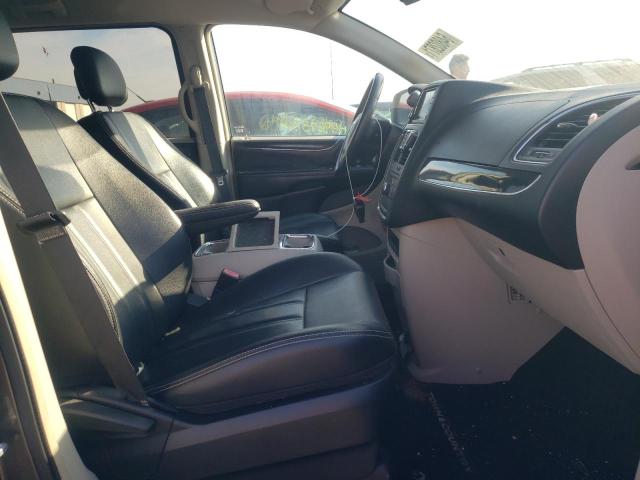 Photo 5 from auction – 2015 CHRYSLER TOWN & COU with VIN 2C4RC1BG1FR644619