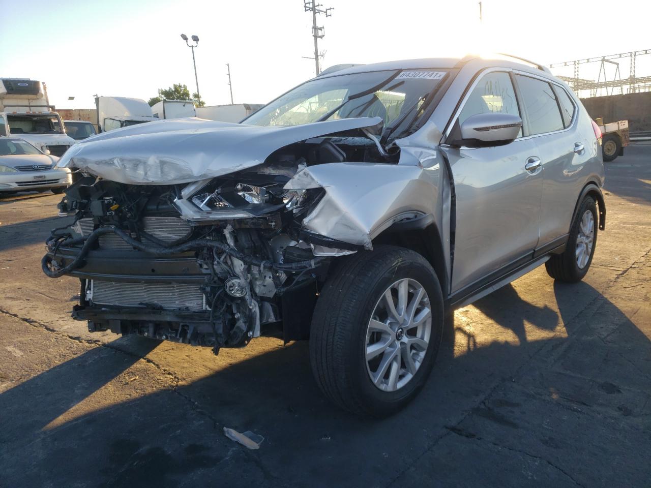 Photo 2 from auction – 2018 NISSAN ROGUE S with VIN KNMAT2MT2JP563216